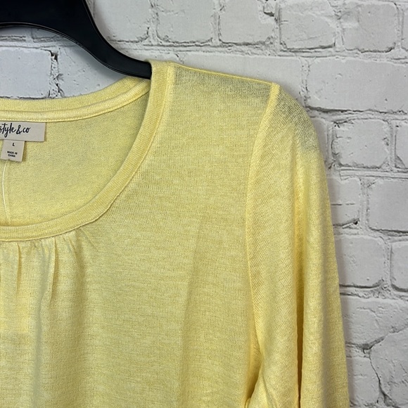 Style & Co Yellow Smocked Hem Lightweight Sweater Size Large - Picture 3 of 5